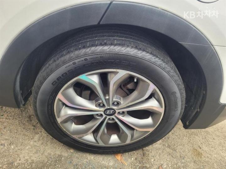 Hyundai Santa Fe DM R2.0 2WD EXCLUSIVE Base Type 9