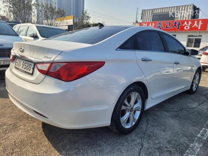 Hyundai Sonata YF LPi Premier 5