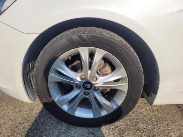 Hyundai Sonata YF LPi Premier 6