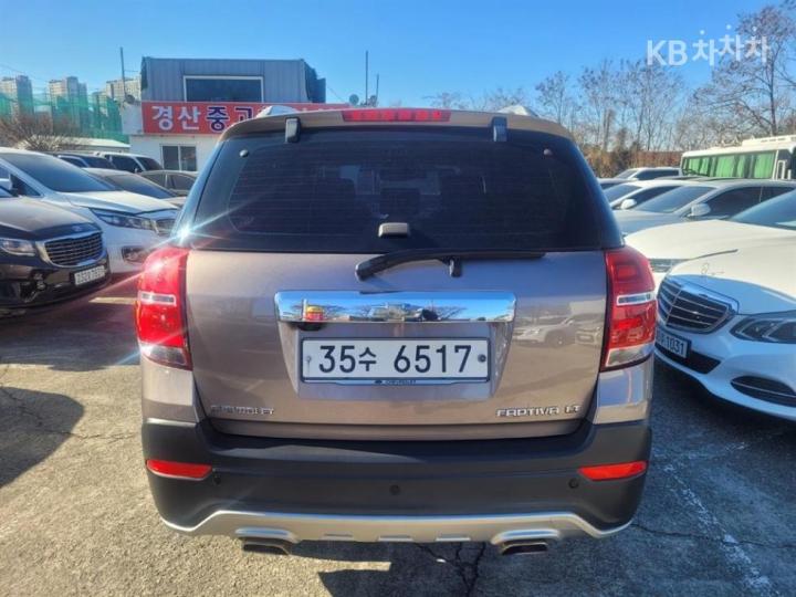 Chevrolet Captiva 2WD LT Premium 4