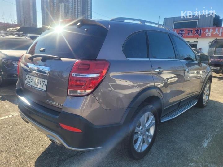 Chevrolet Captiva 2WD LT Premium 5