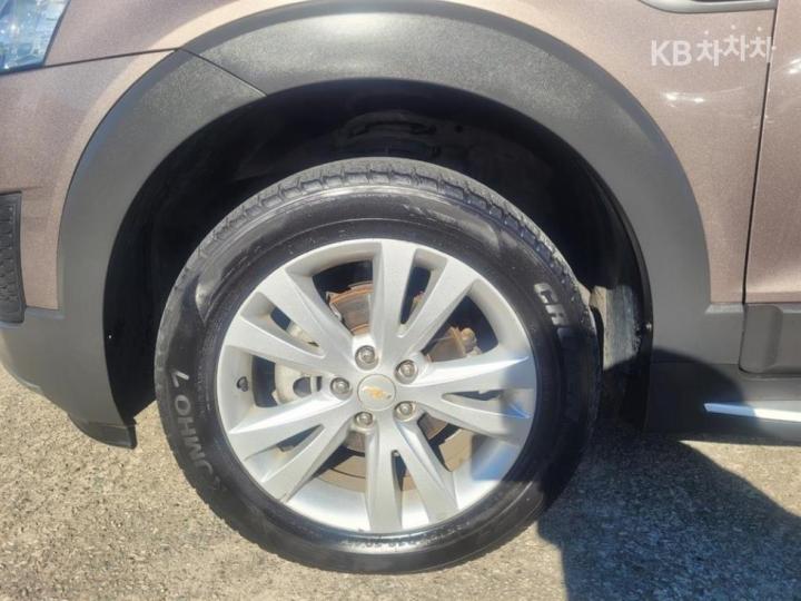Chevrolet Captiva 2WD LT Premium 6