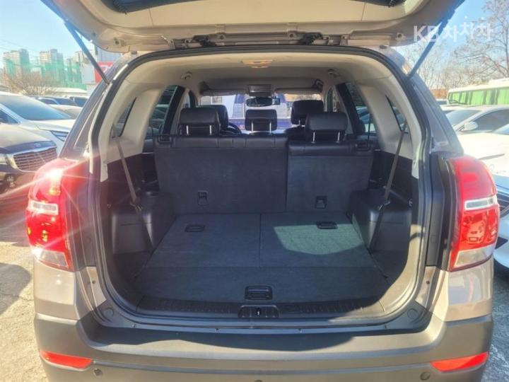 Chevrolet Captiva 2WD LT Premium 8