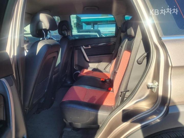 Chevrolet Captiva 2WD LT Premium 9