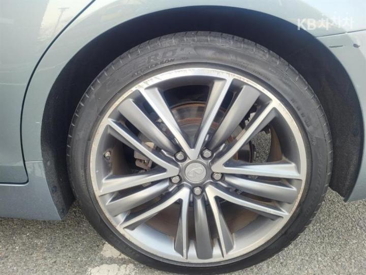 Infiniti Q50 2.2d Premium 6