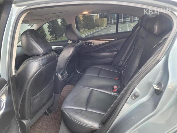 Infiniti Q50 2.2d Premium 7