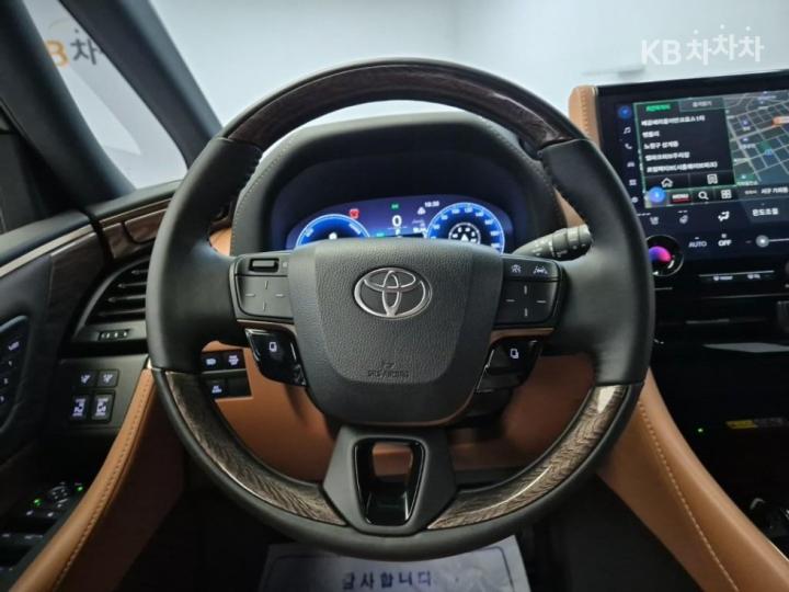 Toyota Alphard AH30 2.5 HEV AWD Base Type 10