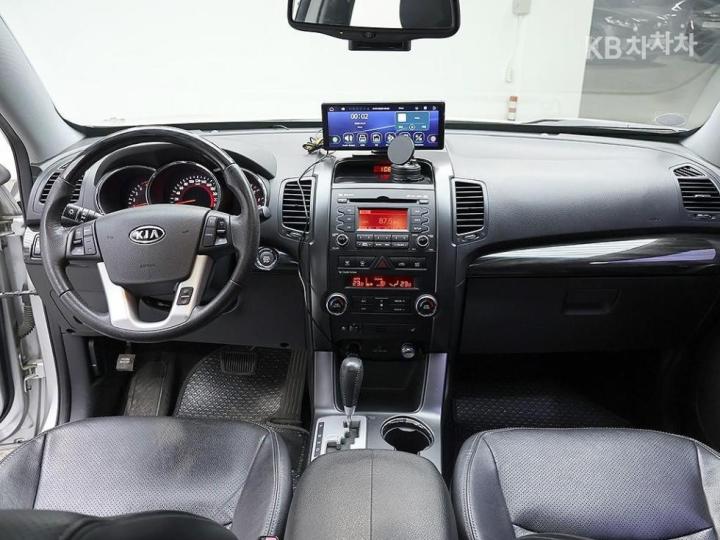 Kia Sorento R Diesel 2.2 2WD LIMITED Premium 6