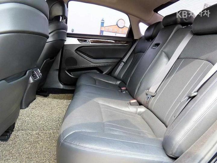 Genesis G80 3.3 GDI Luxury 7