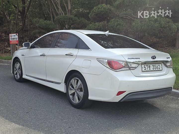 Hyundai Sonata Hybrid 2.0 Premier 6