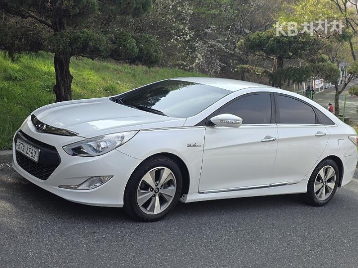 Hyundai Sonata Hybrid 2.0 Premier 7