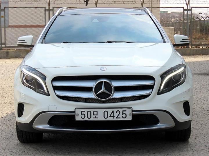Mercedes-Benz GLA-Class X156 GLA200 d 4 Matic 2