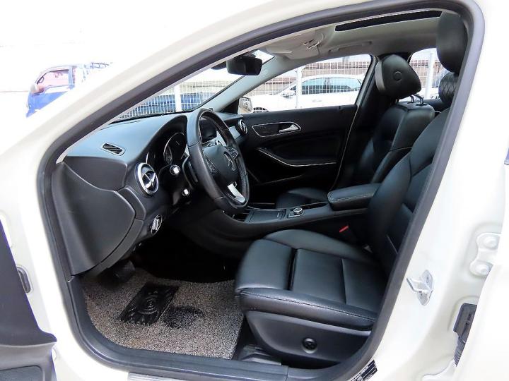 Mercedes-Benz GLA-Class X156 GLA200 d 4 Matic 6