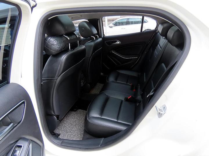 Mercedes-Benz GLA-Class X156 GLA200 d 4 Matic 7