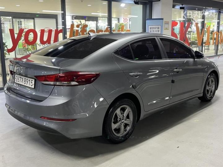 Hyundai Avante AD 1.6 GDi Smart 5