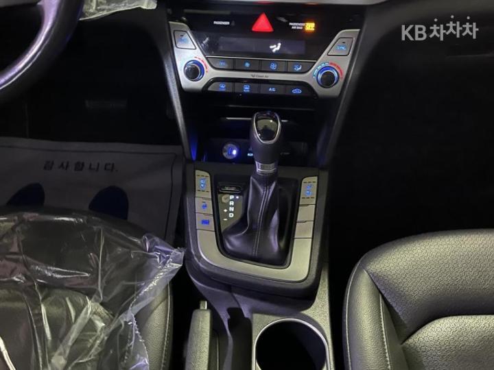 Hyundai Avante AD 1.6 GDi Smart 10