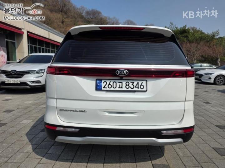 Kia Carnival D2.2 Prestige 4
