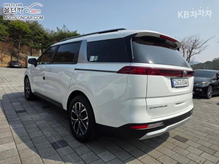 Kia Carnival D2.2 Prestige 5