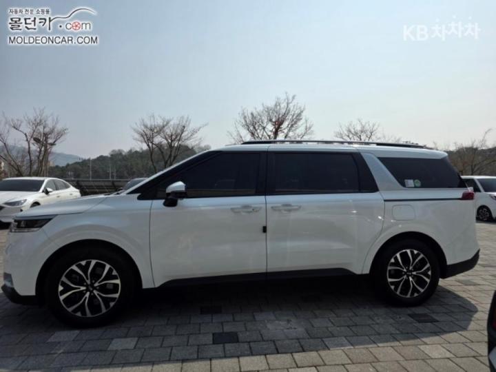 Kia Carnival D2.2 Prestige 8