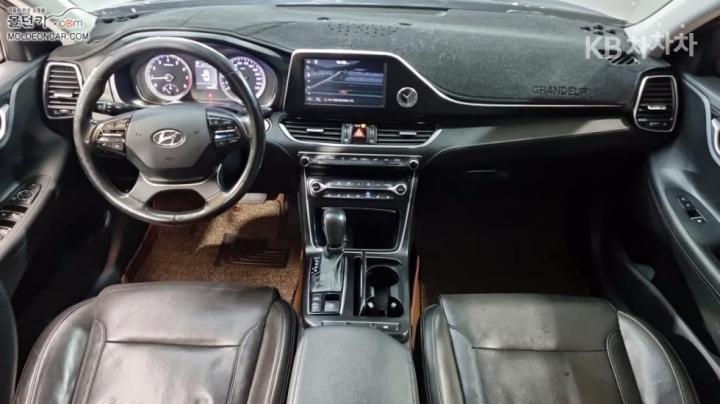 Hyundai Grandeur IG 3.0 LPi Modern Base Type 8