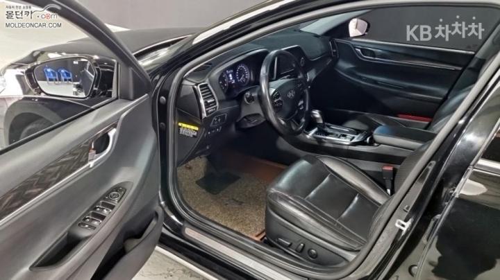 Hyundai Grandeur IG 3.0 LPi Modern Base Type 10