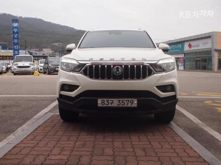 KG Mobility (Ssangyong) Rexton Sport Khan 2.2 Diesel 4WD Professional X 3