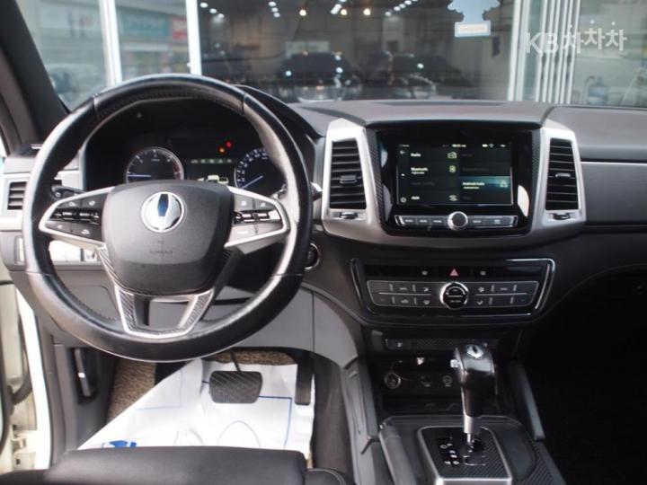 KG Mobility (Ssangyong) Rexton Sport Khan 2.2 Diesel 4WD Professional X 5