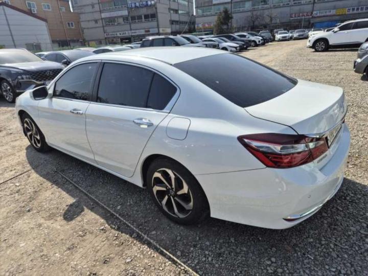 Honda Accord 2.4 Sedan EX-L CVT 6