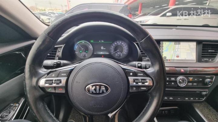 Kia K7 Hybrid Prestige Base Type 8