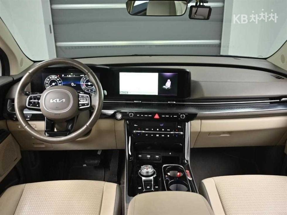 2022 - kia carnival