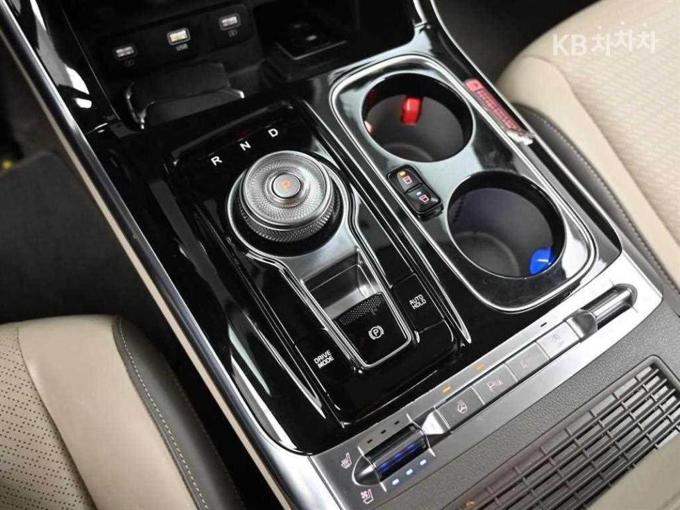 2022 - kia carnival