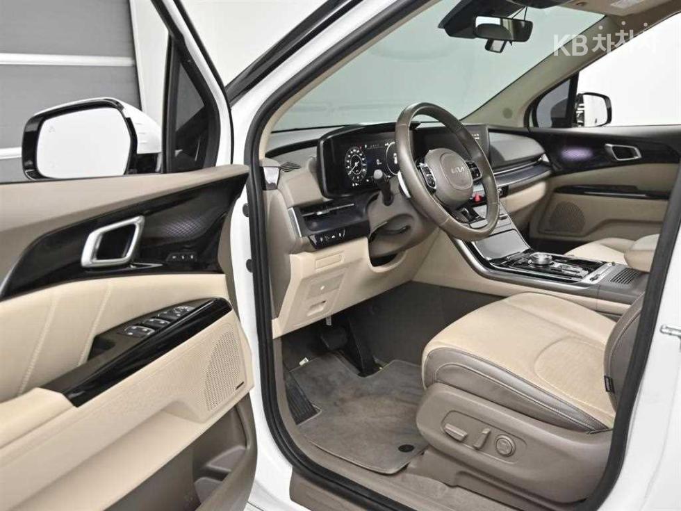 2022 - kia carnival