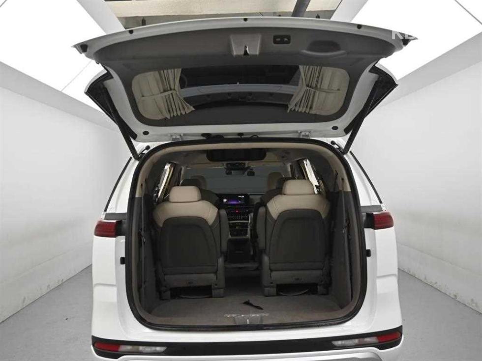 2022 - kia carnival