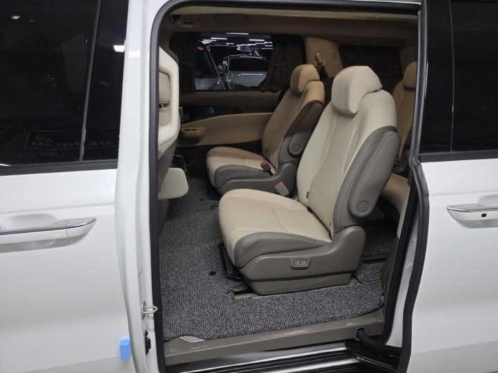 Kia Carnival High Limousine G3.5 GDI Signature 7