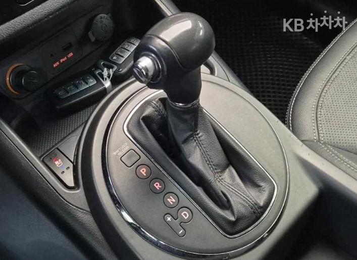 Kia Sportage R 2WD Diesel TLX Top Model 9