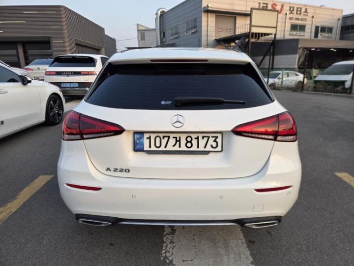 Mercedes-Benz A-Class W177 A220 Hatchback Base Type 5