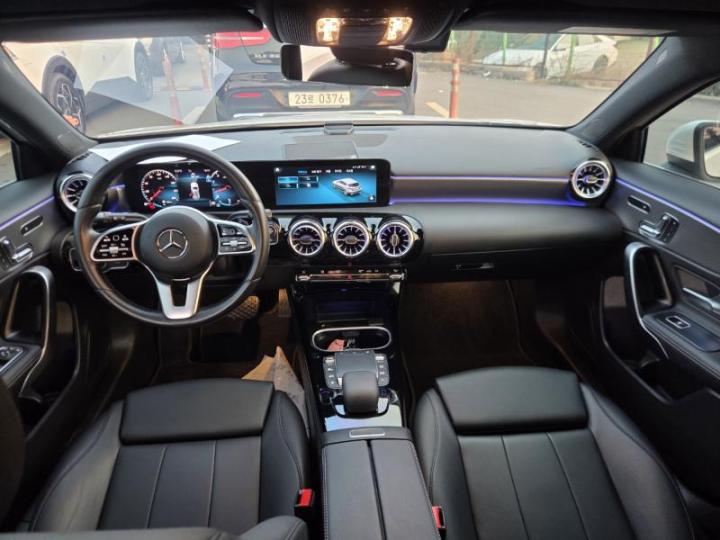 Mercedes-Benz A-Class W177 A220 Hatchback Base Type 8