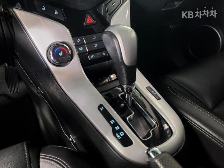 Chevrolet Cruze 1.8 LTZ+ Base Type 8