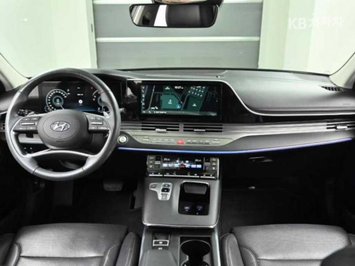Hyundai Grandeur 2.5 Exclusive 8