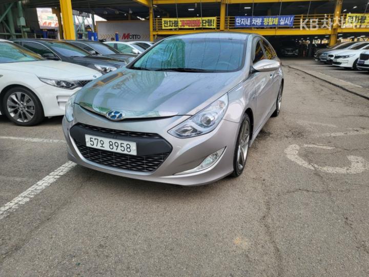 Hyundai Sonata Hybrid 2.0 Smart 2