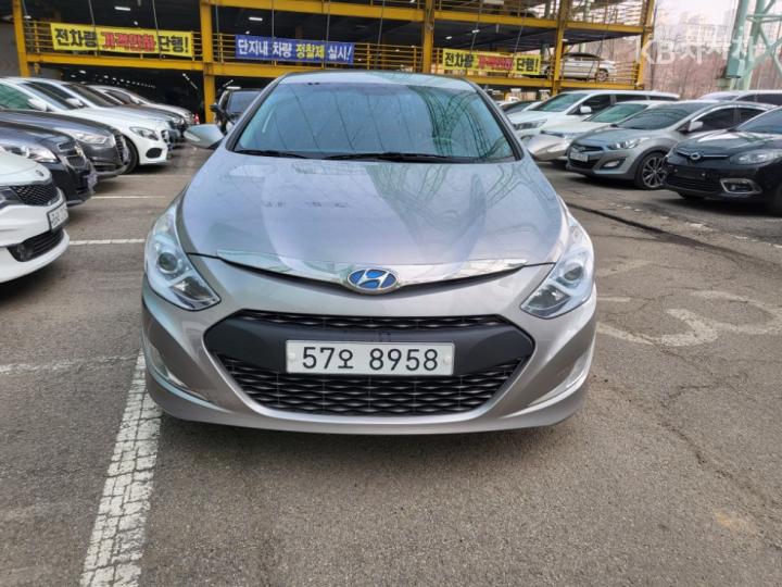 Hyundai Sonata Hybrid 2.0 Smart 7