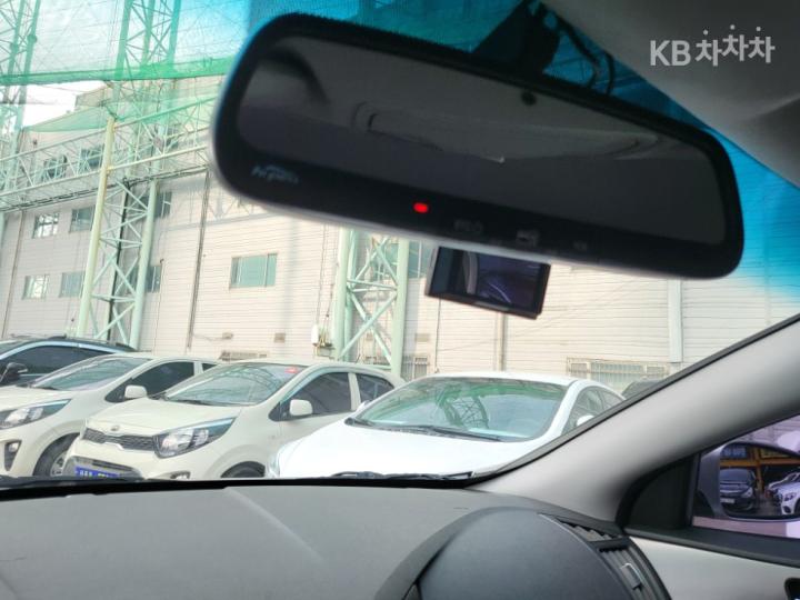 Hyundai Sonata Hybrid 2.0 Smart 8