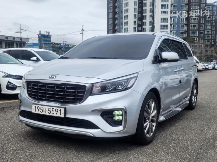 Kia Carnival 2.2 Diesel Noblesse Special 2