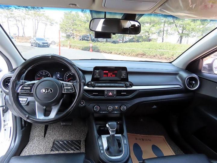 Kia K3 1.6 Gasoline Standard 8