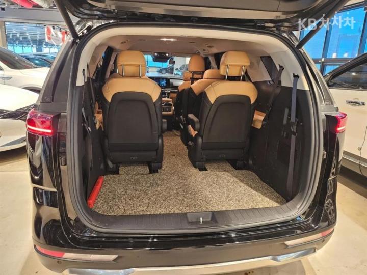 Kia Carnival D2.2 Signature 6