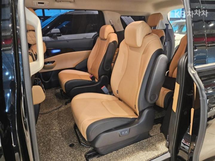 Kia Carnival D2.2 Signature 8