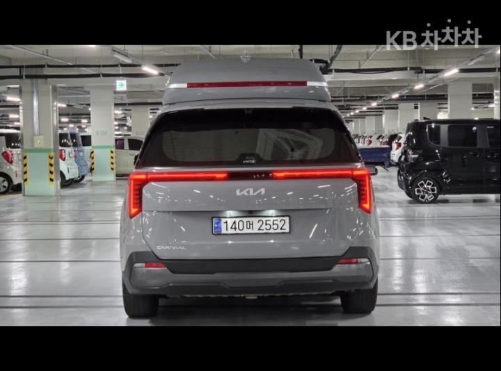 Kia Carnival D2.2 Signature 4