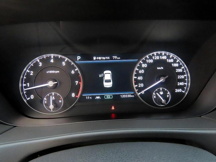 Genesis G90 3.8 GDi AWD Luxury 10