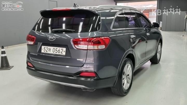 Kia Sorento Diesel 2.0 2WD Prestige 3