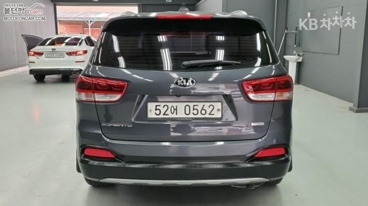 Kia Sorento Diesel 2.0 2WD Prestige 5